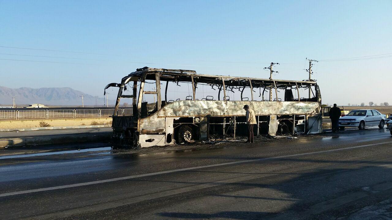 آتش گرفتن اتوبوس شهروندان تبریزی عازم ترکیه+تصاویر
