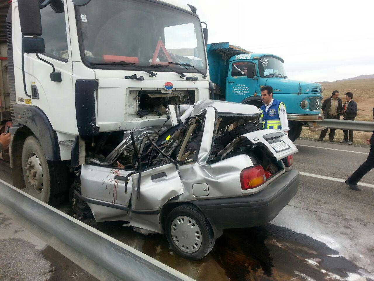 تصادف مرگبار پراید با کامیون در جاده مرگ شبستر+ تصویر