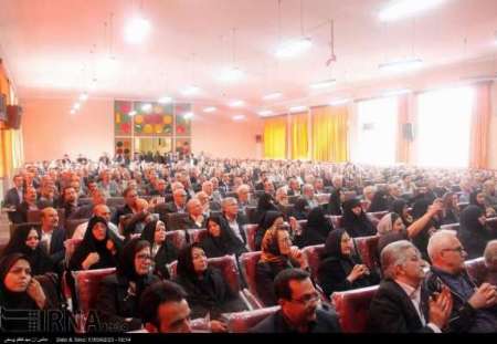 دانش آموزان قدیمی از اقصی نقاط جهان در مدرسه فردوسی تبریز جمع شدند + تصاویر