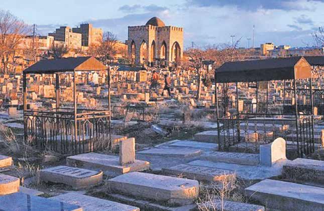 گزارش صنعتیمیز از ۱۵ هزار قبر خالی در مرکز تبریز